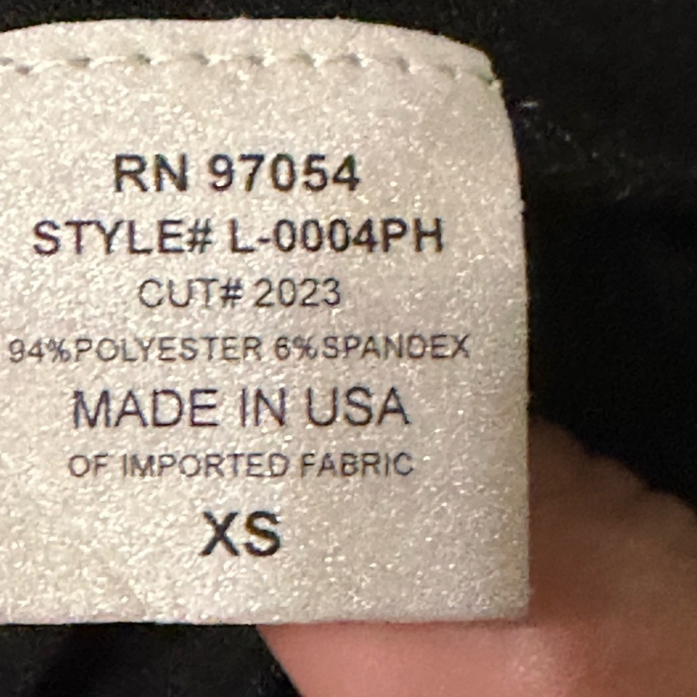 Krisa sexy NWT top. Sold at Revokve - Picture 2 of 4